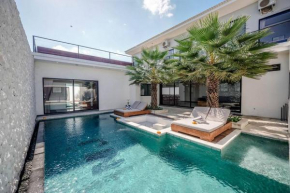 Villa MJ - Canggu Luxe Villa with Pool & Rooftop Views